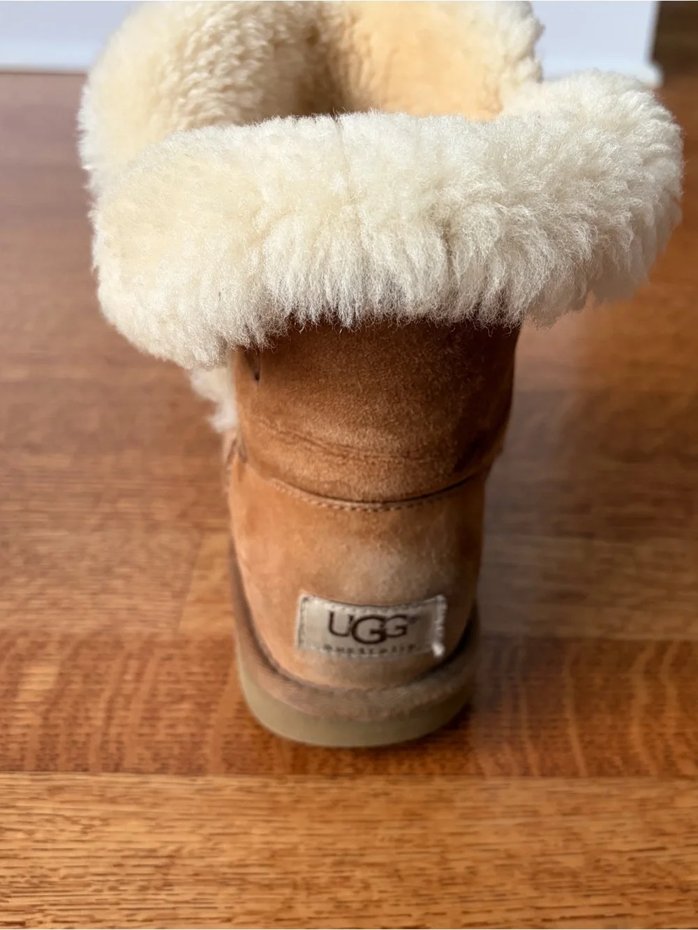 UGG Australia Bailey Button Boots Kids Sz K3 Chestnut Brown Suede Sheepskin 5991